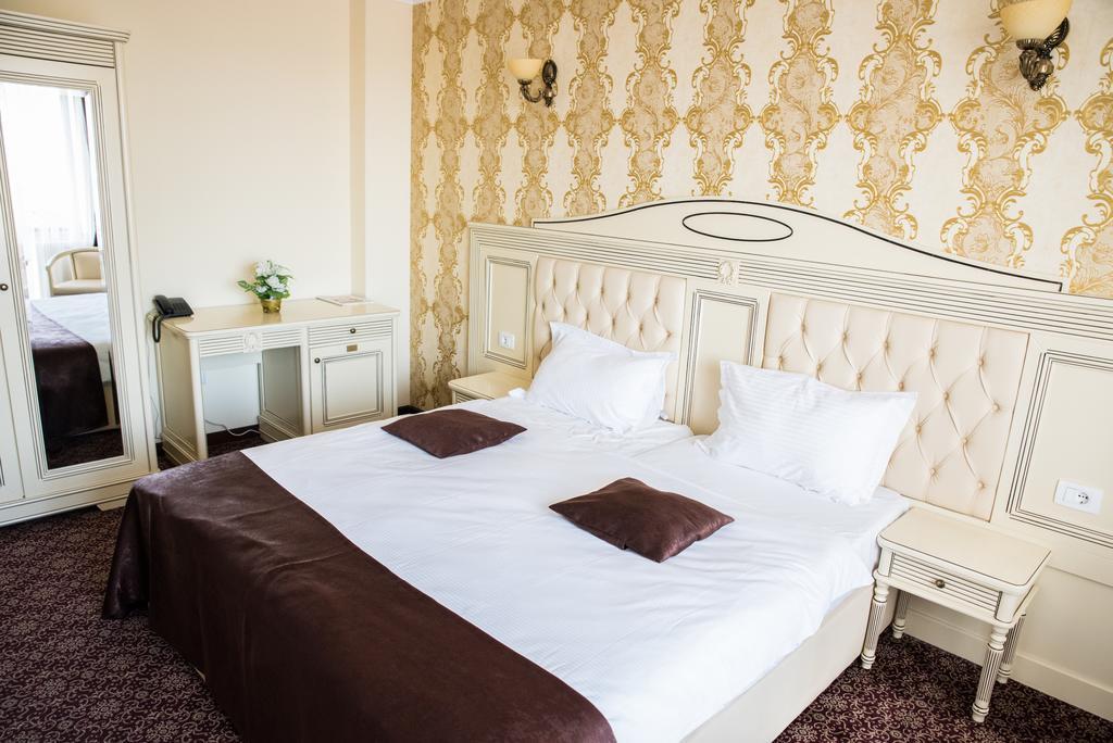 Hotel Giuliano Bragadiru Buitenkant foto