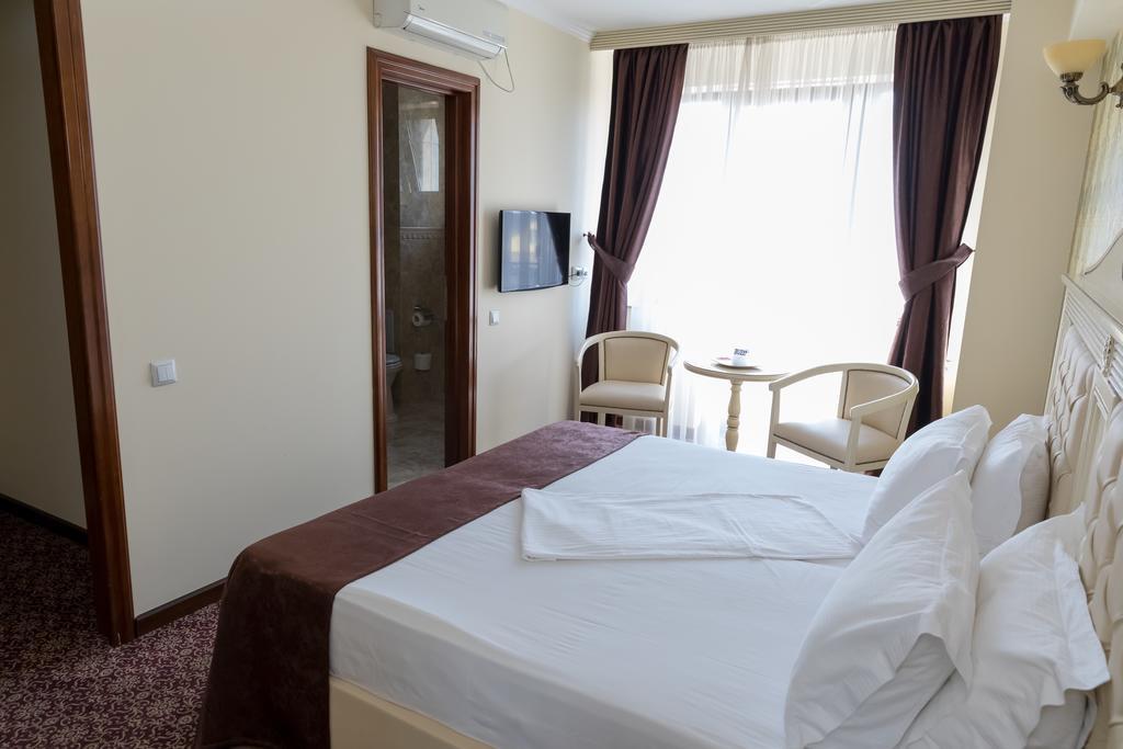 Hotel Giuliano Bragadiru Buitenkant foto
