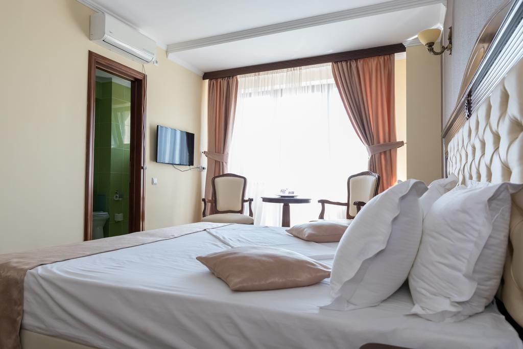 Hotel Giuliano Bragadiru Buitenkant foto