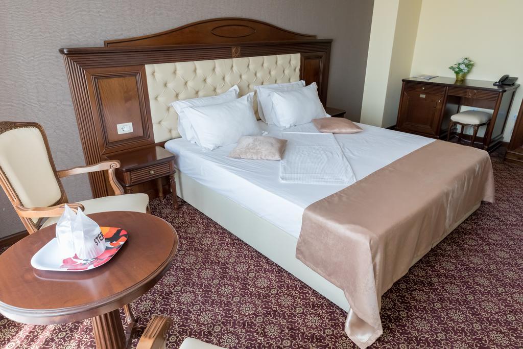 Hotel Giuliano Bragadiru Buitenkant foto