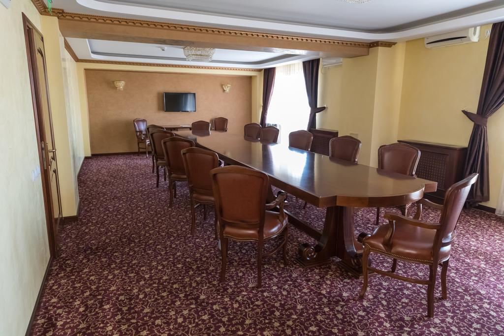 Hotel Giuliano Bragadiru Buitenkant foto