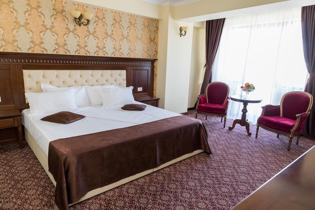 Hotel Giuliano Bragadiru Buitenkant foto