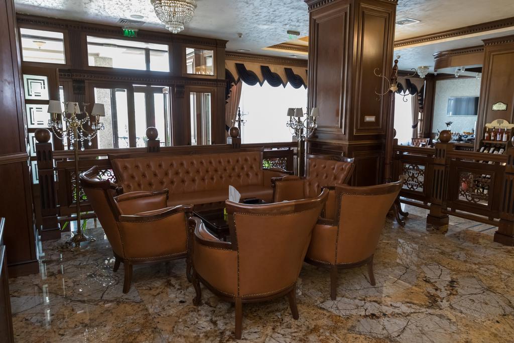 Hotel Giuliano Bragadiru Buitenkant foto